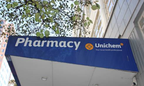 Unichem 药房门店标志